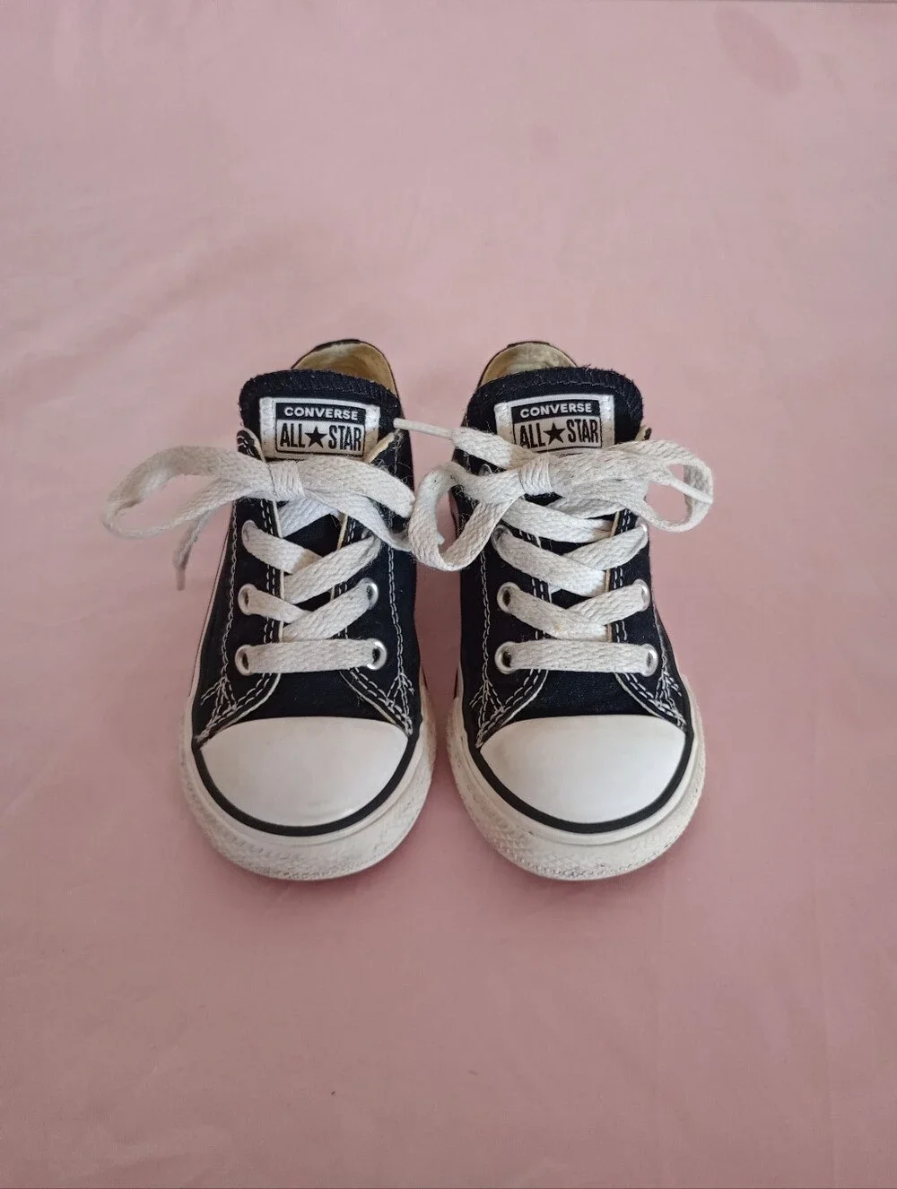 Converse Black Canvas Low-Top Sneakers with White Laces Sz. 7 Toddler